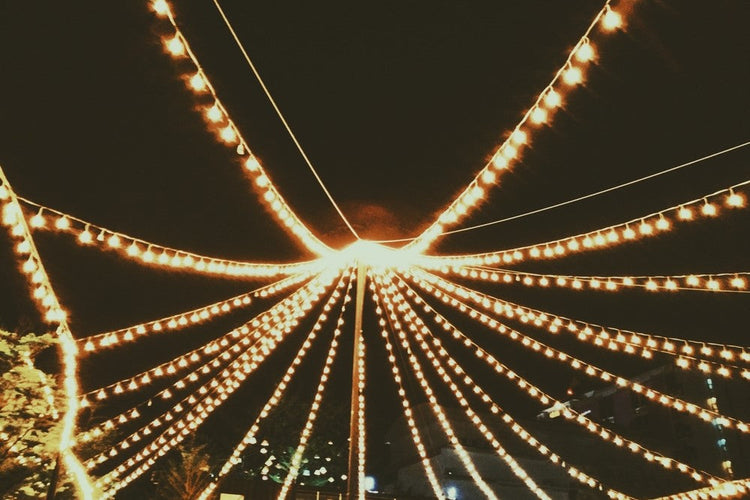 Comprehensive Guide on How to Hang Festoon Lights: Setup & Tips