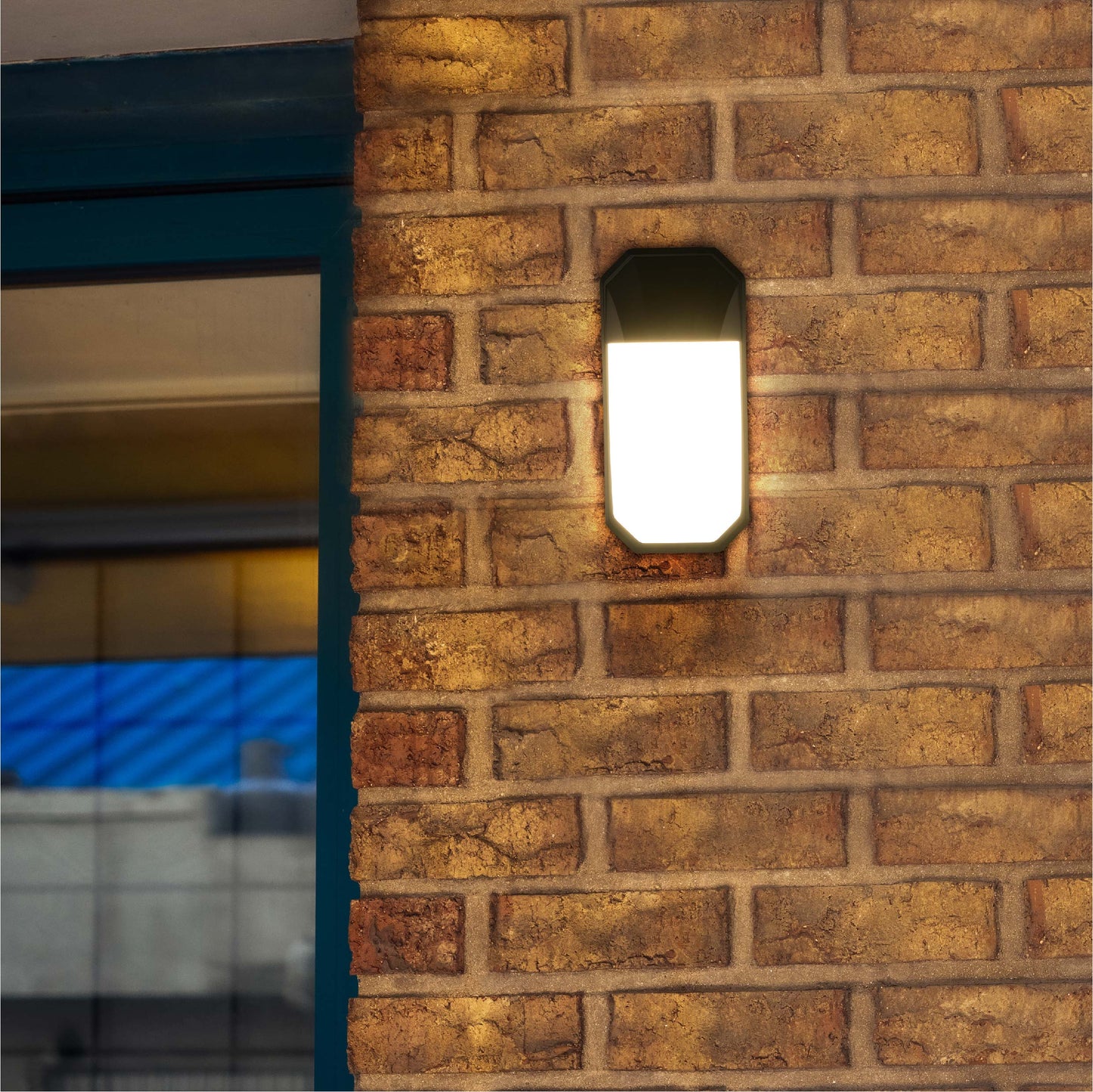 Black Plastic LED Outdoor Wall Light 15W