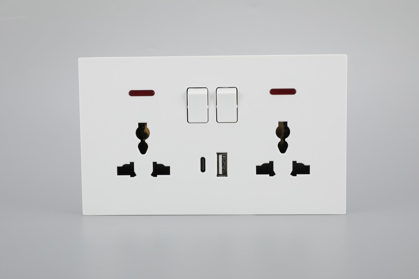 SWITCHED DOUBLE 3 PIN UNIVERSAL SOCKET WITH A+C PORT (FAST CHARGE) S60-056 BABY FACE (TEKLED ELECTRIC)