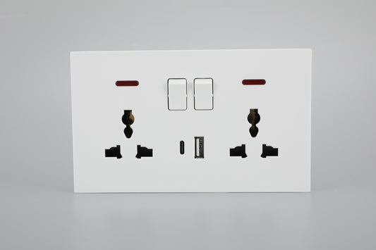 SWITCHED DOUBLE 3 PIN UNIVERSAL SOCKET WITH A+C PORT (FAST CHARGE) S60-056 BABY FACE (TEKLED ELECTRIC)